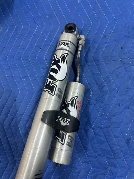 2019 FORD F350 FOX 2.0 PERFORMANCE 6 INCH LIFT REAR STRUTS PAIR W/RESERVOIR
