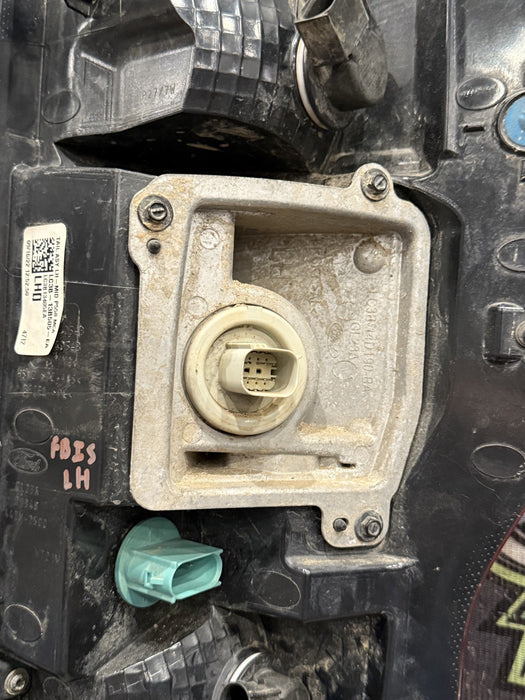 2020-2022 FORD F350 F450 DRIVER LEFT HALOGEN TAIL LIGHT OEM *FLAWS 4-10*