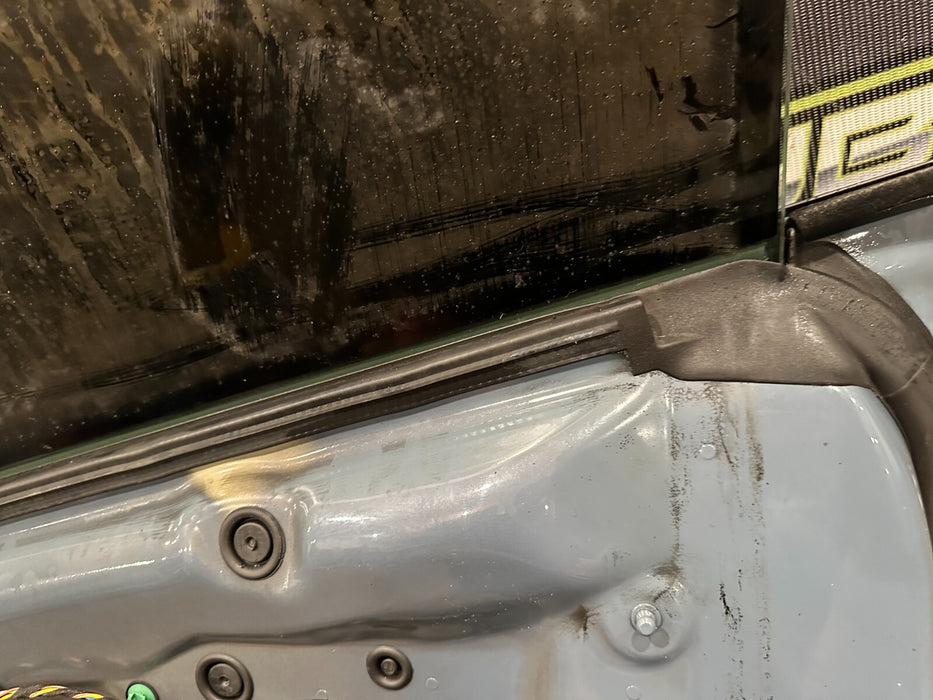 2017 2021 AUDI R8 RIGHT DOOR SHELL KEMORA GRAY 4S0 831 312 A "MINOR BURN"