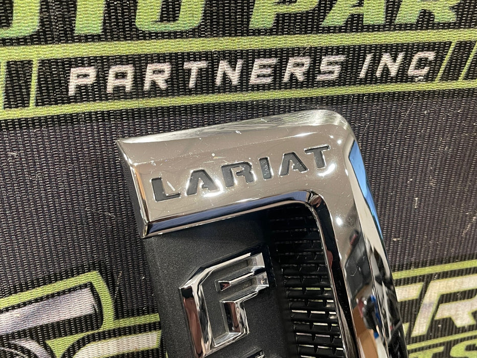 2017-2019 FORD F450 LARIAT PASSENGER RIGHT FENDER EMBLEM BADGE OEM HC3B45000A