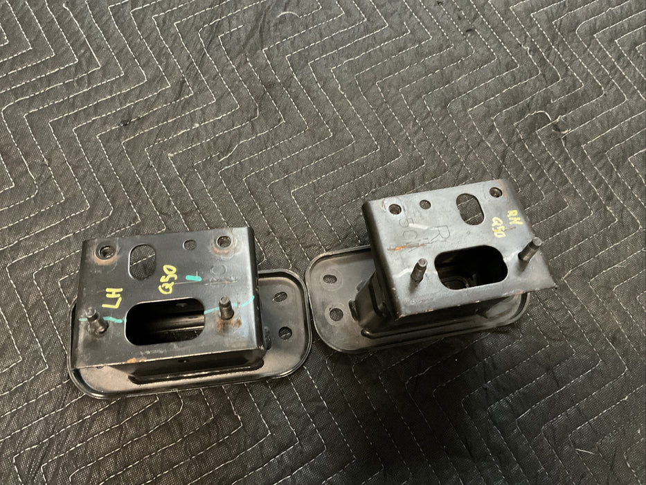 2014 INFINITI Q50 FRONT BUMPER CRASH BAR MOUNTING BRACKETS OEM
