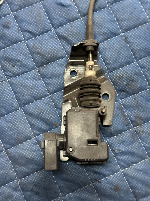 2014 AUDI R8 FUEL CAP DOOR LID ASSEMBLY OEM 420 809 900 *READ DESC/SCUFFS*