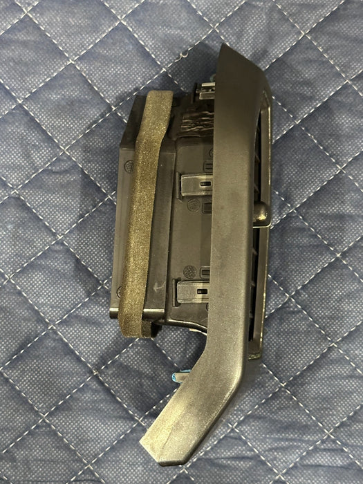 2020 FORD F250 F350 F450 XLT DASHBOARD DASH RIGHT PASSENGER AIR VENT OEM *WEAR*