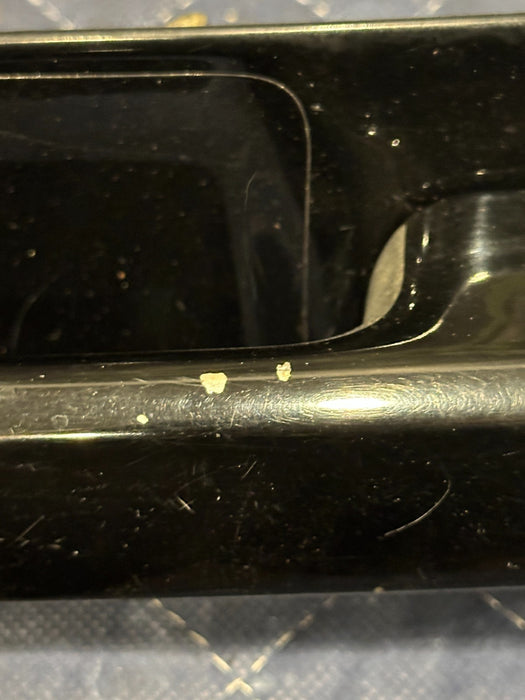 2017-2019 FORD F250 F350 F450 REAR RIGHT DOOR HANDLE OEM BLACK PEARL G1 *FLAW*