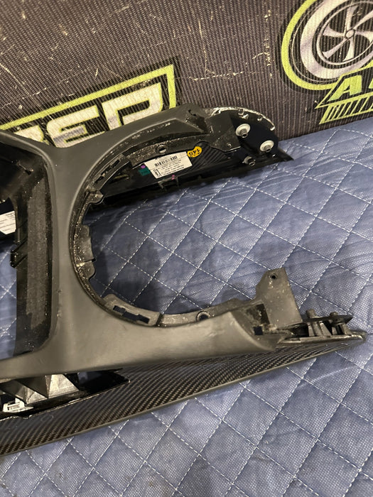 2014 AUDI R8 FRONT CENTER CONSOLE BASE OEM W/ CARBON FIBER TRIMS 423 863 241 D