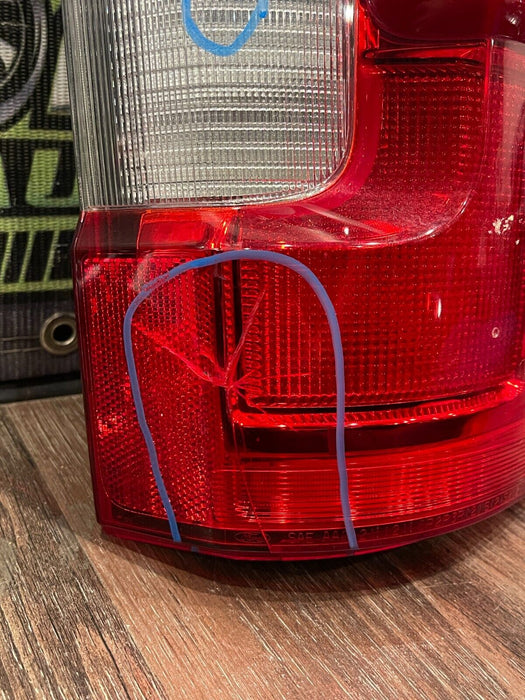 2017 2018 2019 FORD F250 F350 F450 DRIVER LEFT LED TAILIGHT OEM *READ/CRACKED*