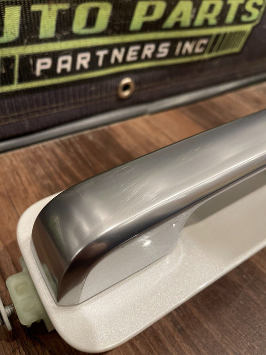 2017 2018 2019 FORD F250 F350 REAR RIGHT DOOR HANDLE (UG) OEM *SLIGHT SCUFFS*