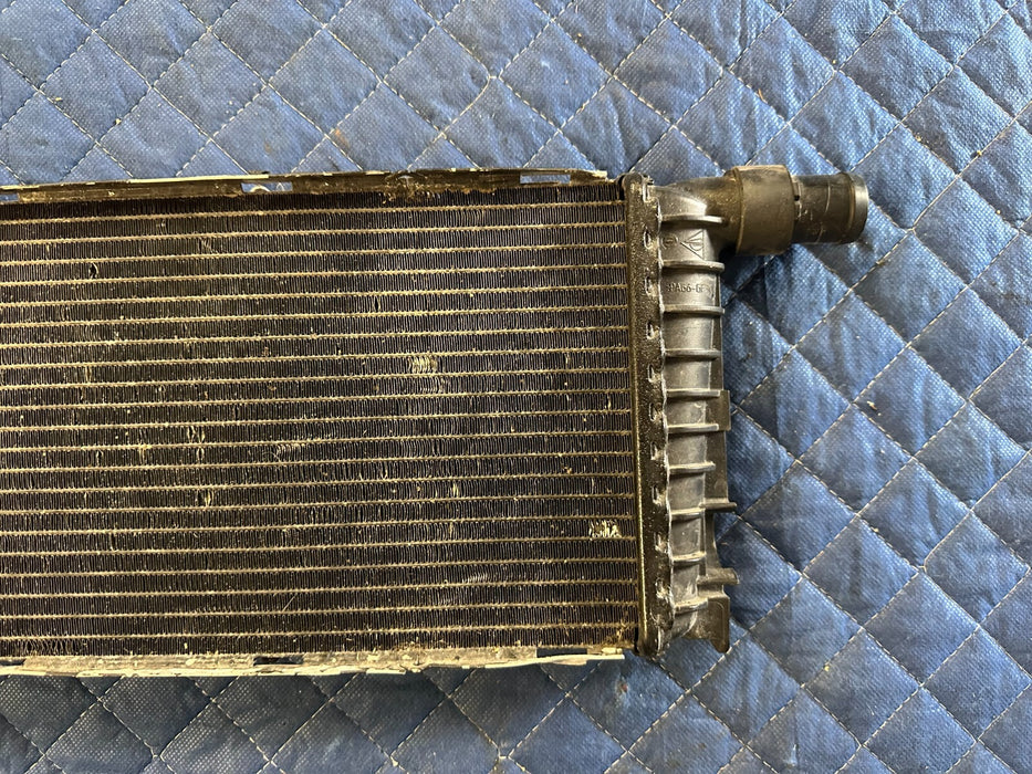 2013-2016 PORSCHE 911 TURBO S CENTER REFRIDGERANT RADIATOR COOLER OEM