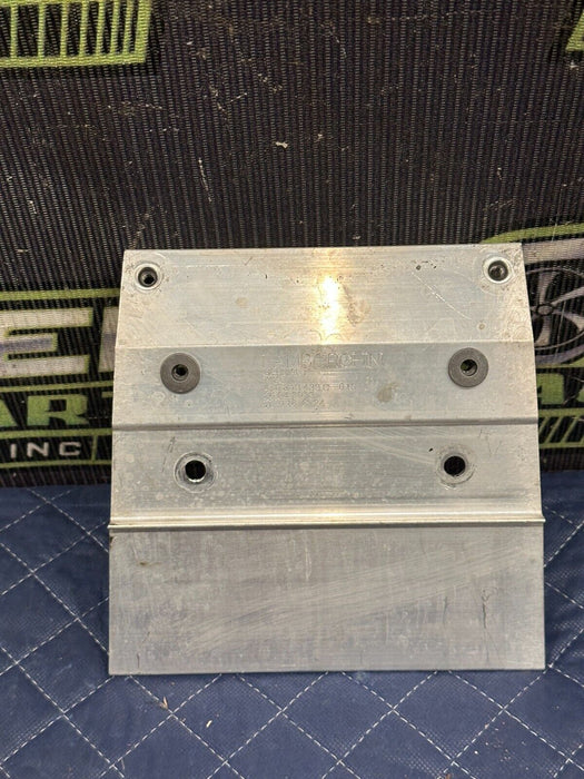 2018 AUDI R8 REAR MIDDLE LOWER FRAME BAR BRACKET 4T0 813 483 B