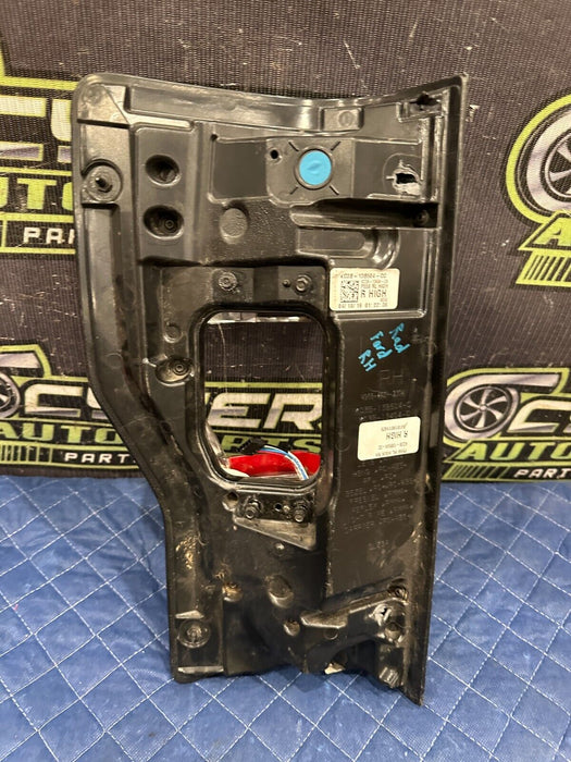 2017- 2019 FORD F250 F350 F450 PASSENGER RIGHT LED TAIL LIGHT OEM *PARTS ONLY*