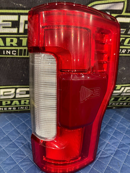 2017-2019 FORD F250 F350 F450 PASSENGER RIGHT BLISS LED TAIL LIGHT OEM  ~MINT~