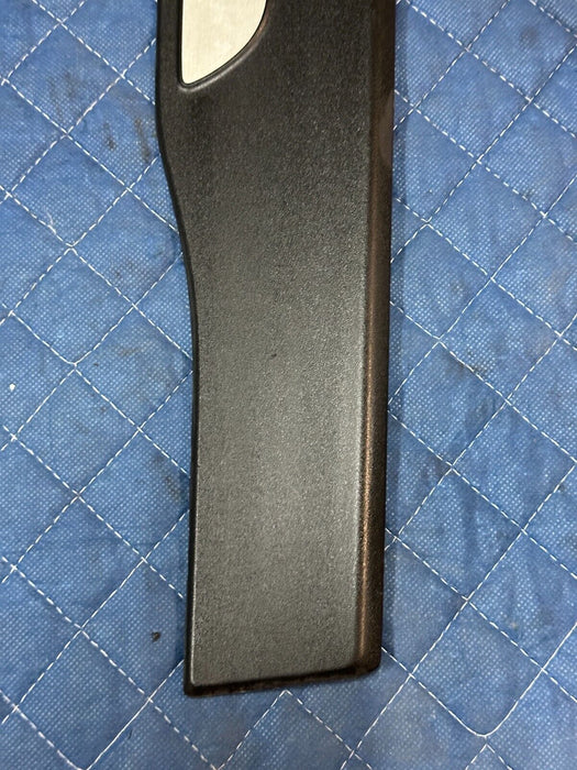 2014 AUDI R8 FRONT PASSENGER RIGHT KICK SCUFF SILL PLATE OEM