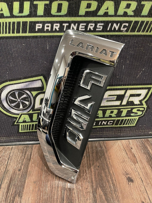 2017-19 FORD F450 LARIAT DRIVER LEFT FENDER EMBLEM BADGE OEM *SCUFFS #5*