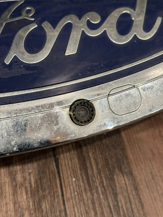 2017-2019 FORD F250 F350 F450 FRONT GRILLE EMBLEM WITH CAMERA HOLE OEM *RESIDUE*