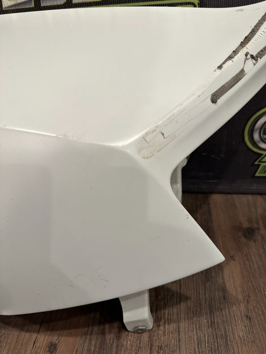 2017-2018 AUDI R8 SPYDER REAR PASSENGER QUARTER PANEL METALLIC WHITE *DAMAGE*