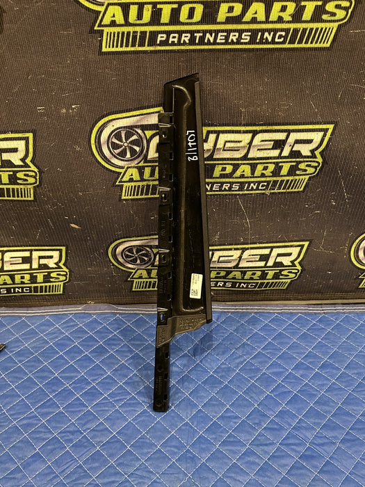 2024 BMW M3 M4 G80 G82 SEDAN FRONT RIGHT EXTERIOR DOOR B PILLAR TRIM OEM *SCUFFS