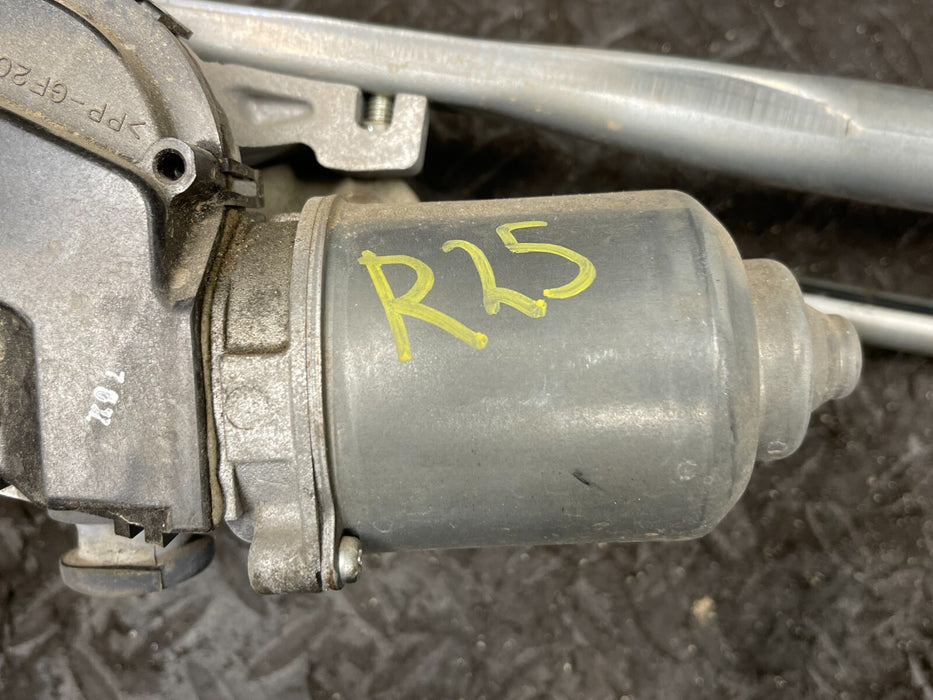2018 CHALLENGER HELLCAT WINDSHIELD WIPER MOTOR ASSEMBLY OEM 2015-2021