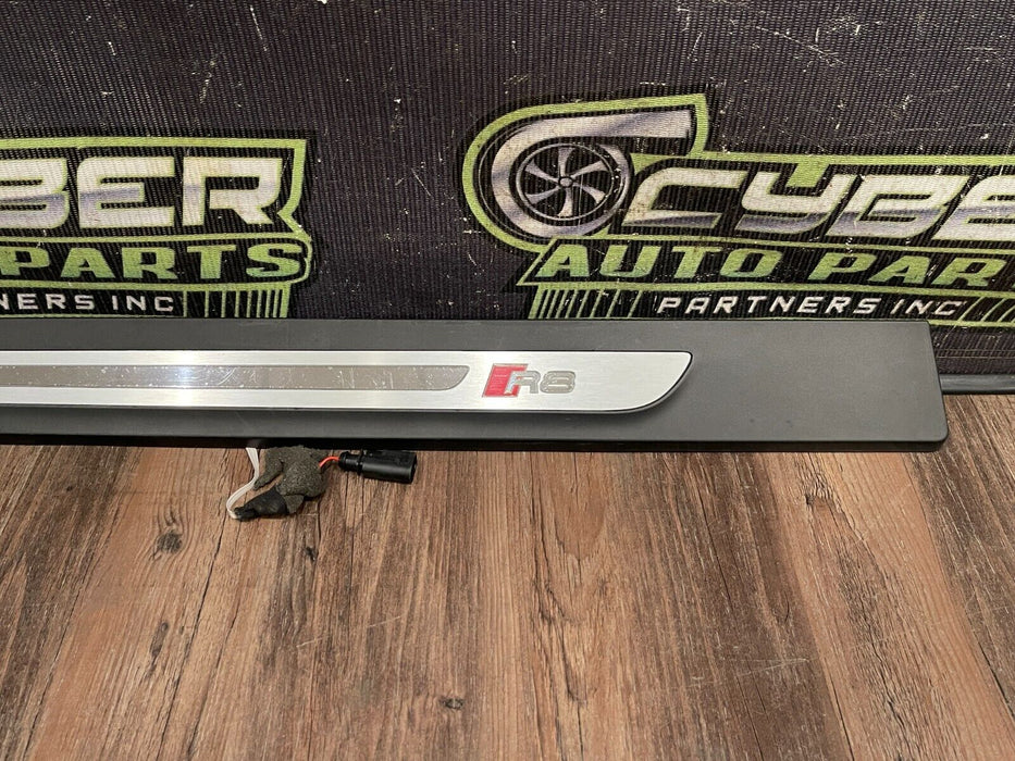 2017 AUDI R8 V10 LEFT RIGHT ILLUMINATED KICK SILL PLATES PAIR OEM 4S0 853 372