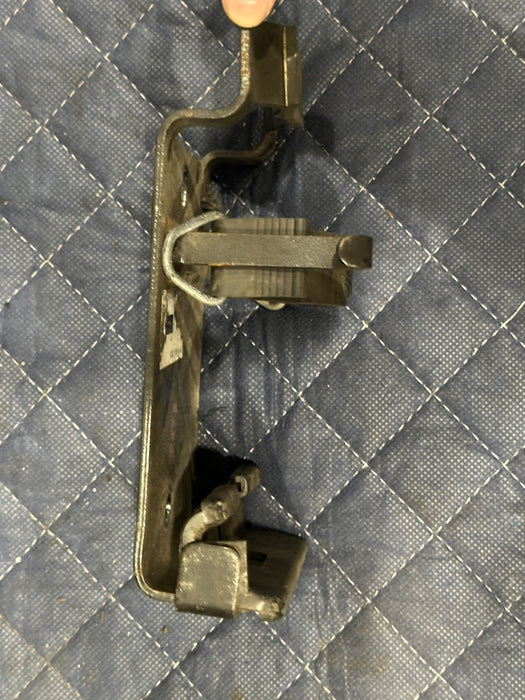 2018-2020 FORD F250 F350 SPARE TIRE JACK FLOOR RETAINER BRACKET HC3C 17B014 HA