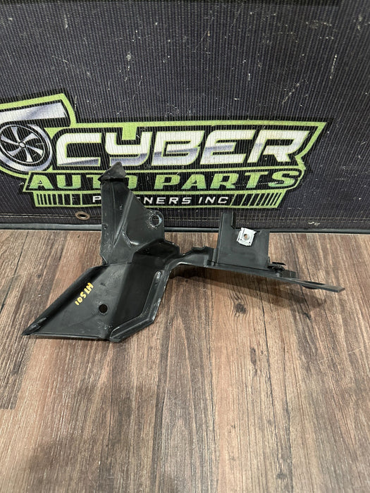 2021 AUDI R8 DRIVER LEFT WHEELHOUSE COVER BRACKET OEM 4S0821947