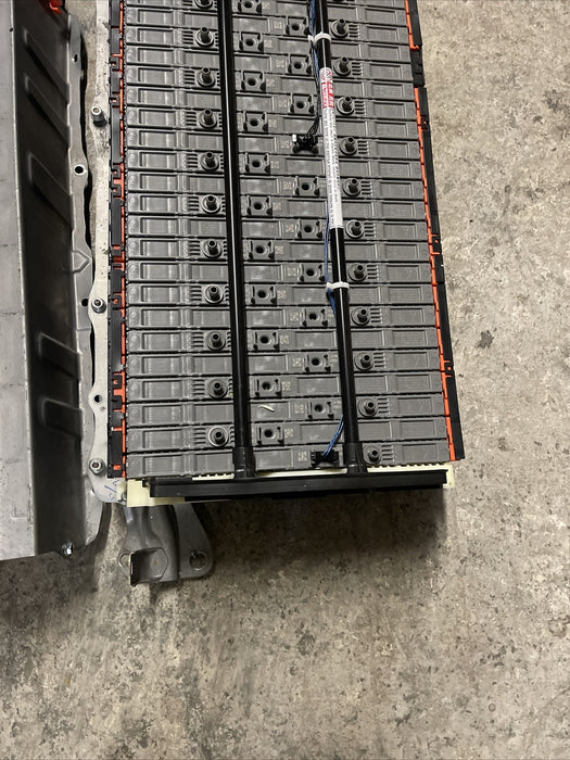 2014 TOYOTA PRIUS V REAR HYBRID FUEL BATTERY CELLS ASSEMBLY OEM G9280-76011