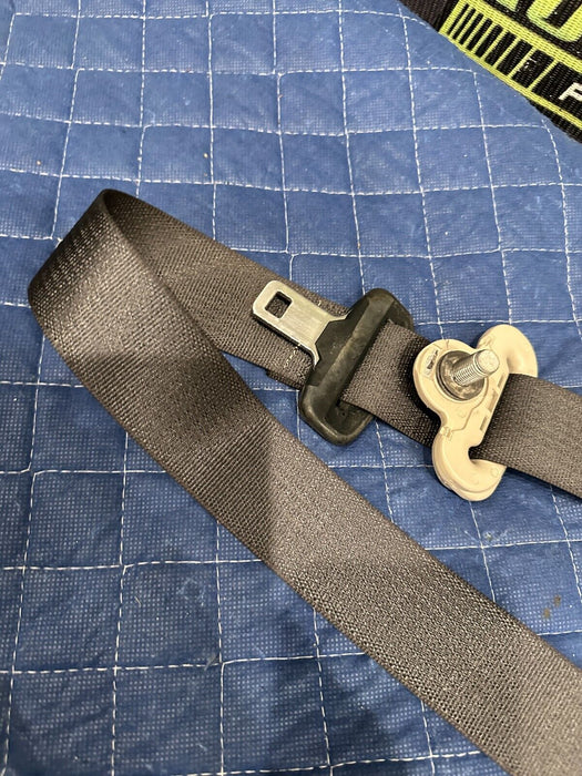 2017 RAM 3500 LARAMIE FRONT PASSENGER RIGHT SEAT BELT RETRACTOR BLACK OEM