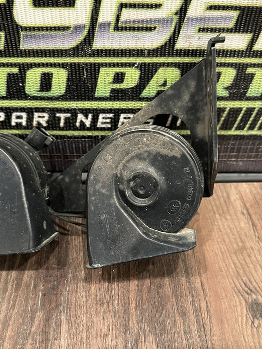 2017-19 FORD F250 F350 F450 DUAL HORN ASSEMBLY OEM