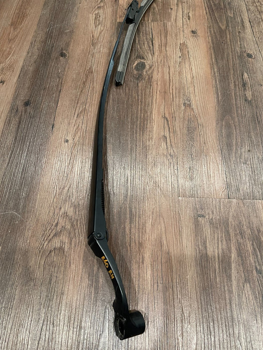 2017 INFINITI Q50 RED SPORT FRONT LEFT & RIGHT WINDSHIELD WIPERS OEM