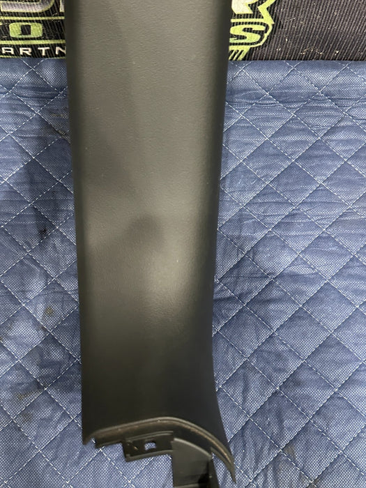 2014 AUDI R8 LEFT RIGHT COWL KICK PANEL TRIMS 423 867 271 423 867 272