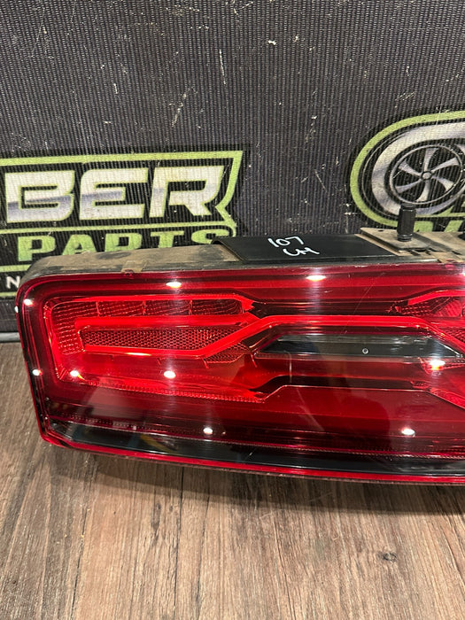 2014 AUDI R8 DRIVER LEFT LED TAIL LIGHT OEM *SCRATCHES 5-6* 420 945 095 L