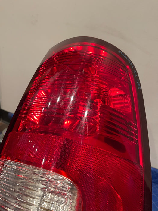 2017 DODGE RAM 2500 MEGA CAB REAR PASSENGER RIGHT TAIL LIGHT OEM *SCRATCHES*