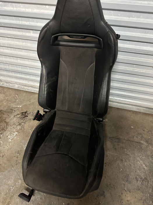 2021 AUDI R8 PERFORMANCE DRIVER SEAT OEM GENUINE *DAMAGE/BENT*