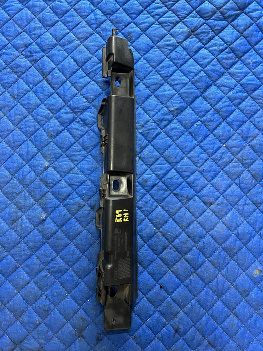 2012 AUDI R8 OEM REAR RIGHT PASSENGER SIDE SKIRT ROCKER MOUNT BRACKET 420853922