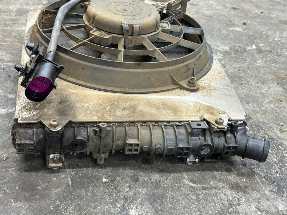 2014 AUDI R8 FRONT RIGHT PASSENGER RADIATOR 420 121 252 ASSEMBLY ~DAMAGE!!~