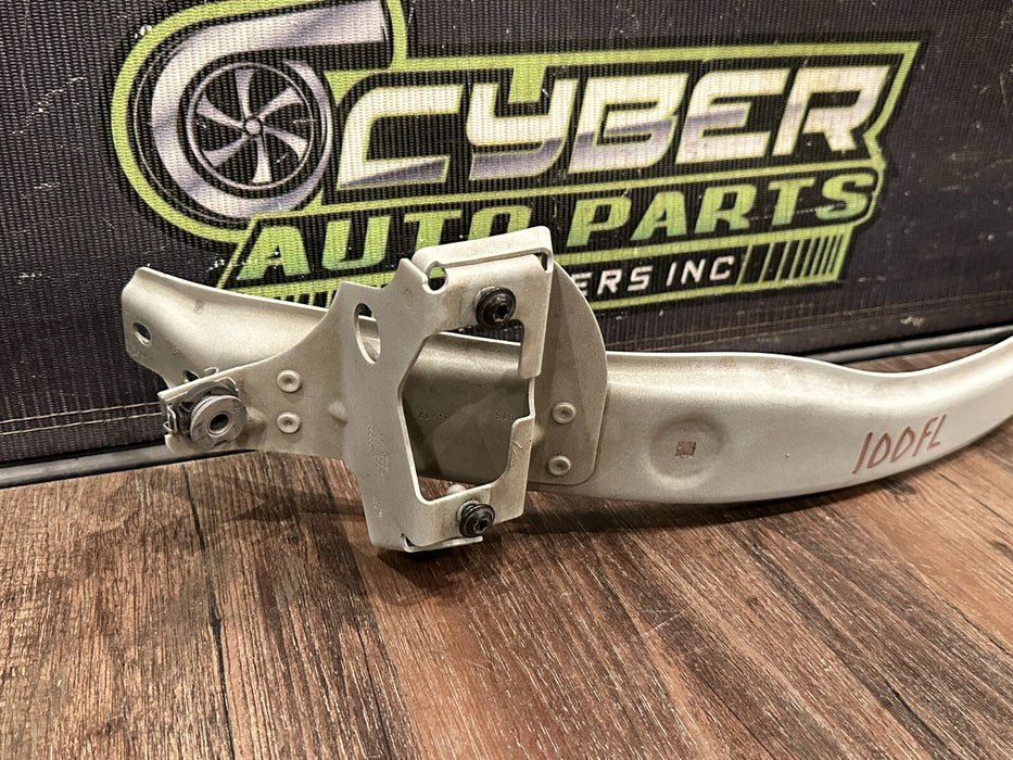2017-18 AUDI R8 FRONT LEFT FENDER BRACKET WHEELHOUSE OEM 4S0 805 527 B