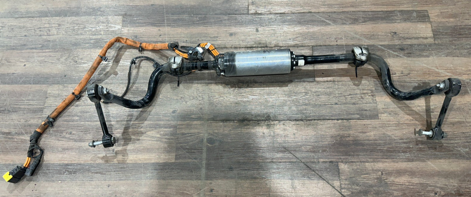 2018-2024 LAMBORGHINI URUS FRONT ANTI ROLL SWAY BAR STABILIZER OEM 4M0411023AM
