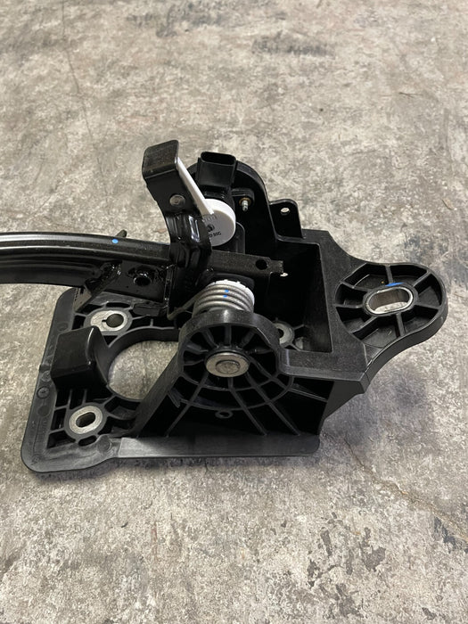 2020 2021 2022 GMC SIERRA 2500 3500 BRAKE/ STOP PEDAL OEM