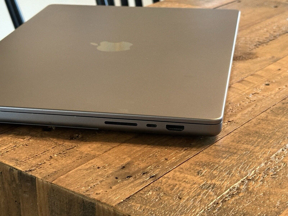 MacBook Pro 16" (2021) M1 Max - 16GB RAM 512GB Silver - Excellent Condition