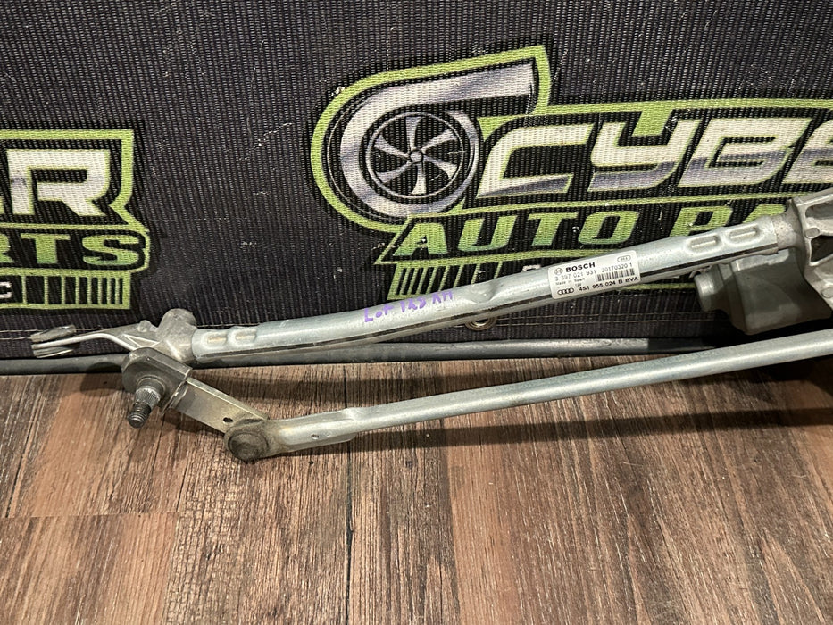2017 AUDI R8 RIGHT WINDSHIELD WIPER MOTOR LINKAGE OEM