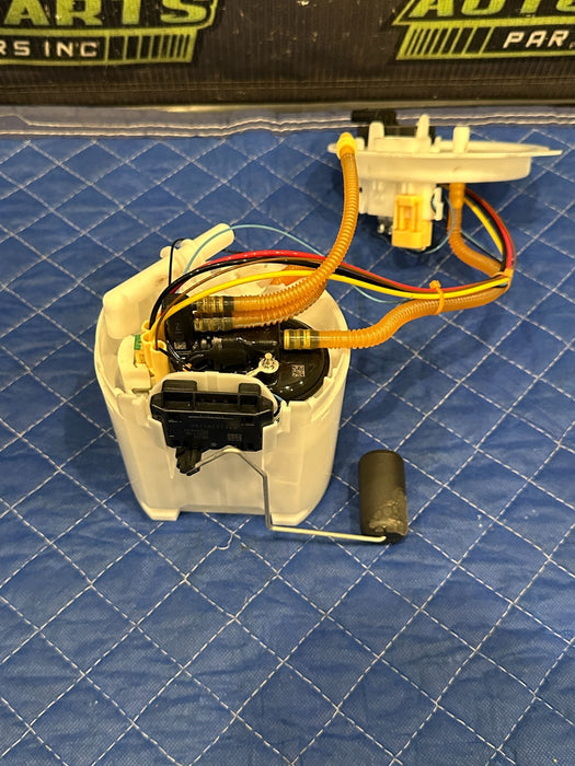 2024 BMW M3 M4 G80 G82 FUEL PUMP UNIT OEM