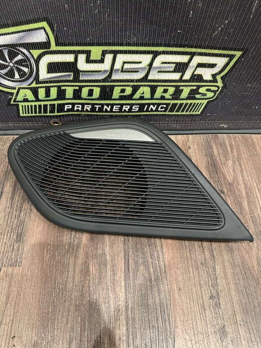 2021 AUDI R8 RIGHT BANG & OLUFSEN B&O DOOR PANEL SPEAKER COVER OEM  *WEAR/READ*
