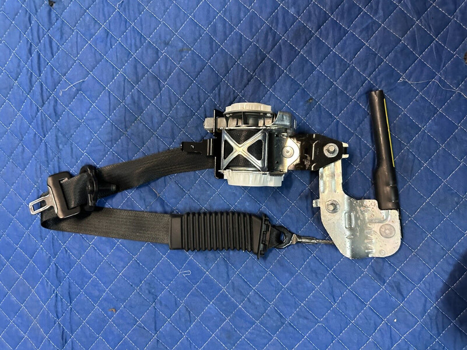 2018-2019 FORD F250 F350 F450 LARIAT FRONT DRIVER LEFT SEATBELT OEM