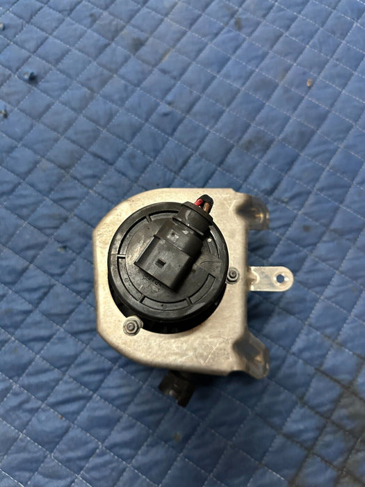 2014 AUDI R8 4.2L V10 OEM SECONDARY AIR INJECTION PUMP