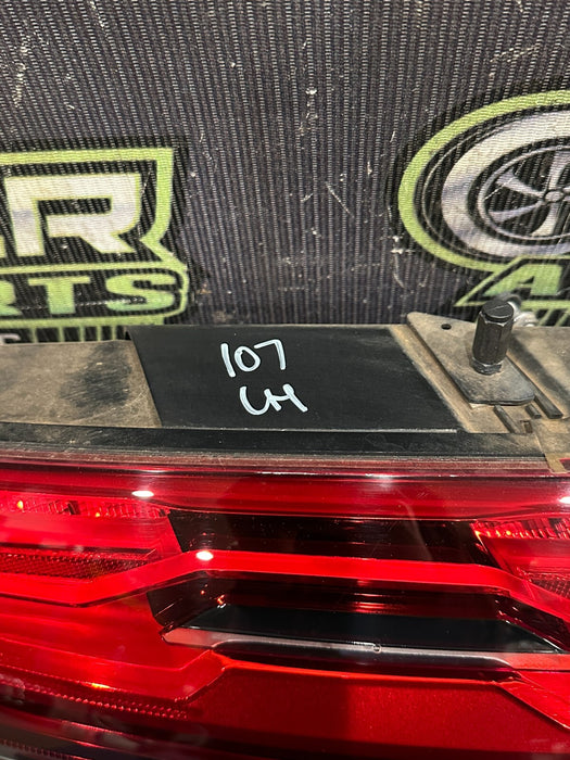 2014 AUDI R8 DRIVER LEFT LED TAIL LIGHT OEM *SCRATCHES 5-6* 420 945 095 L