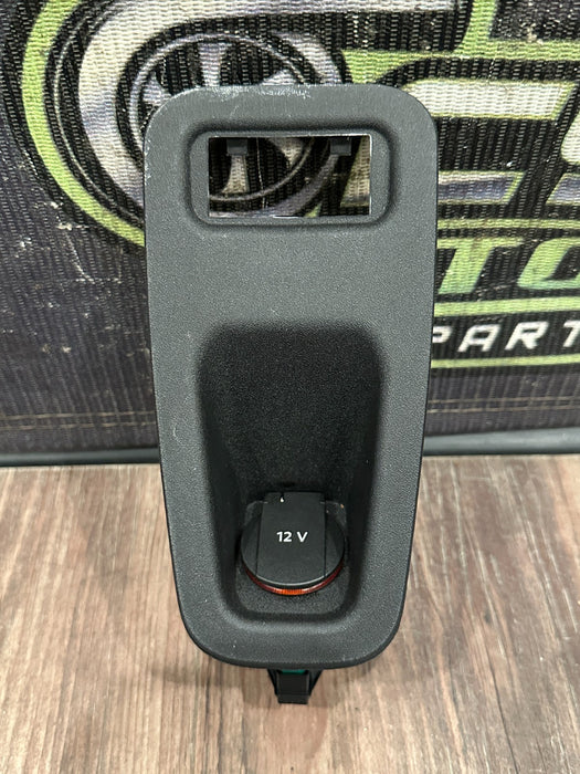 2017 AUDI R8 12V CAR CHARGER PORT OEM
