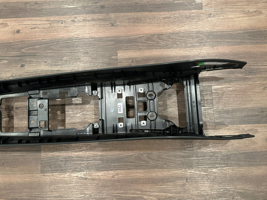 2017-18 AUDI R8 PLUS SPYDER CENTER CONSOLE BASE ASSEMBLY OEM *READ/FLAWS*