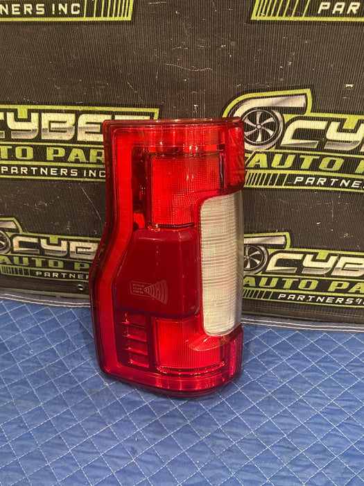 2017-2019 FORD F250 F350 F450 PASSENGER RIGHT LED TAIL LIGHT OEM