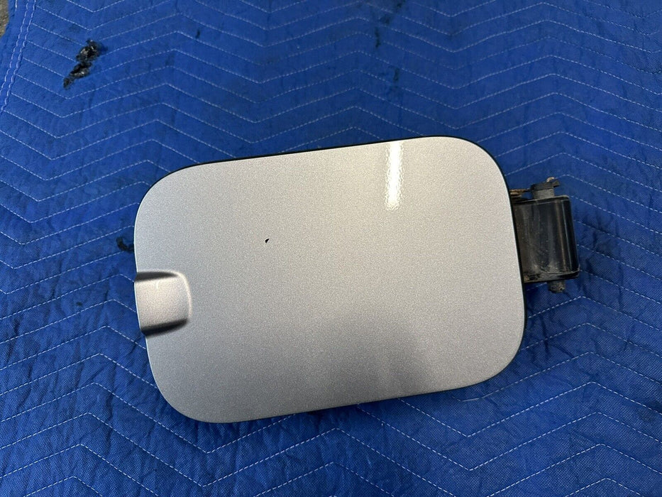 2020 FORD F250 F350 F450 ICONIC SILVER METALLIC FUEL GAS DOOR LID CAP OEM