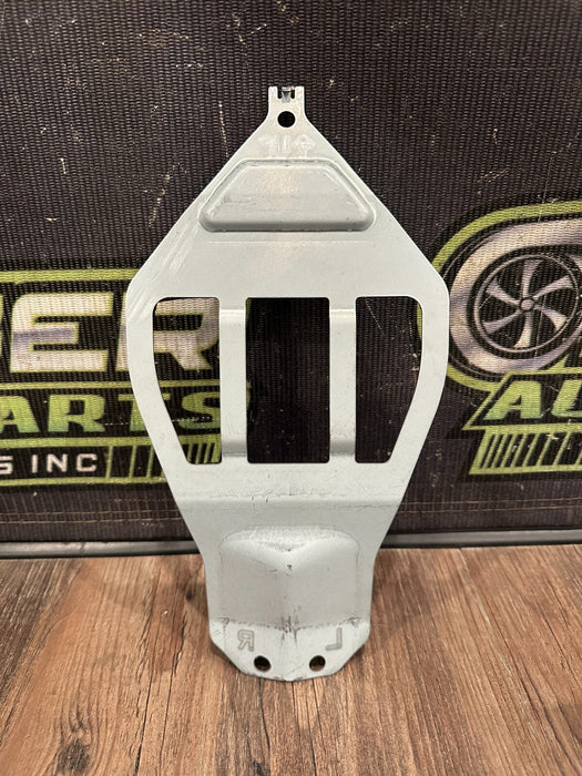 2010 NISSAN 370Z PASSENGER RIGHT BRACKET OEM