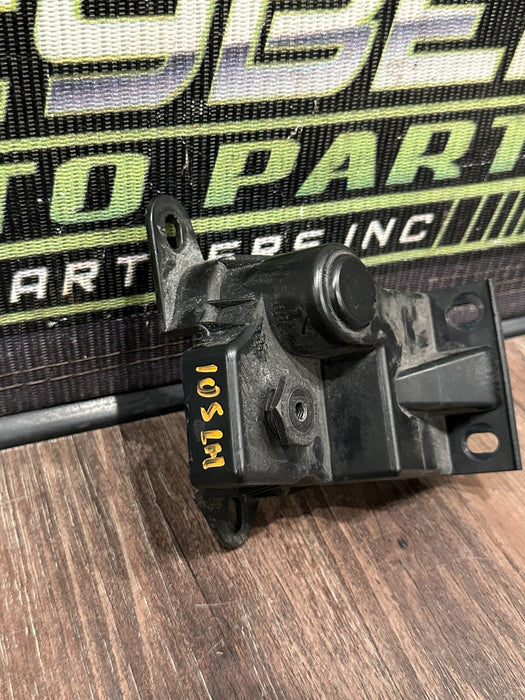 2021 AUDI R8 FRONT DRIVER LEFT ADJUSTMENT MOUNT BRACKET OEM 4S0 807 879 A